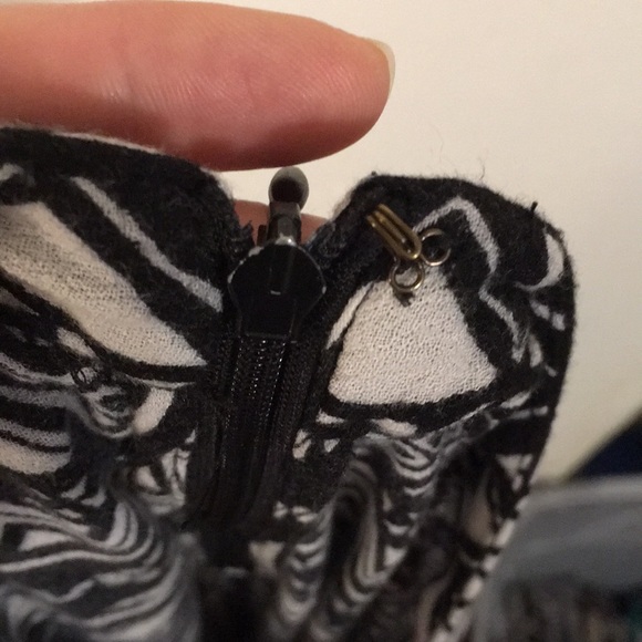 🖤🤍Forever 21 Maxi Skirt (M) Double Front Slits - Picture 10 of 13